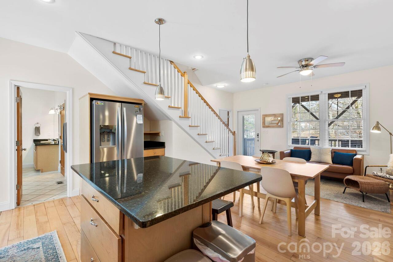 Listing Photo 8