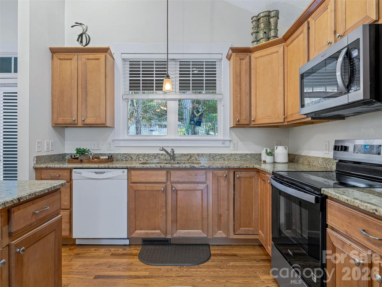 Listing Photo 8
