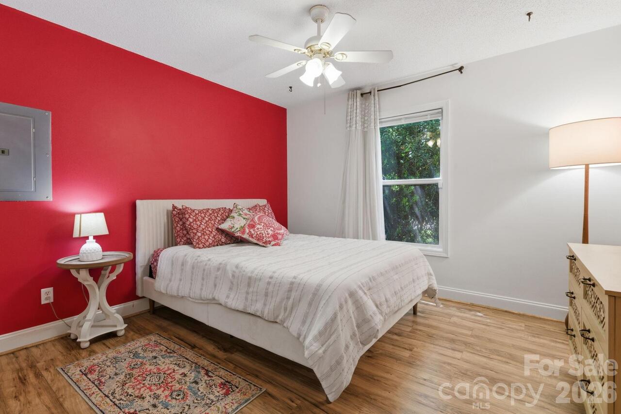 Listing Photo 16