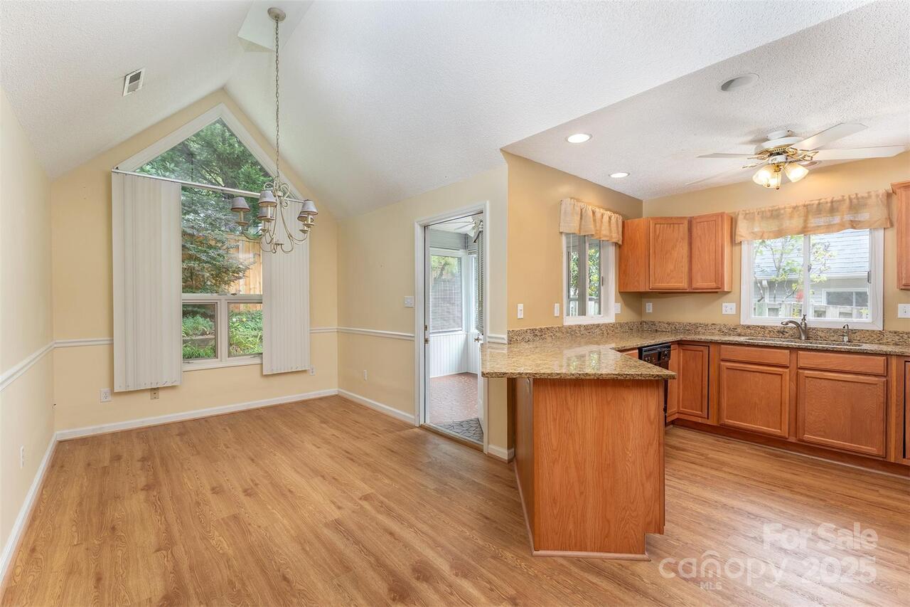 Listing Photo 10