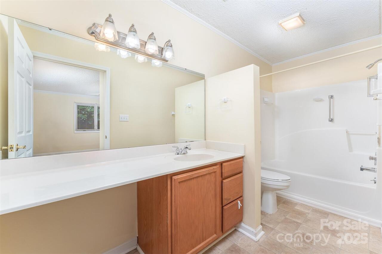 Listing Photo 17