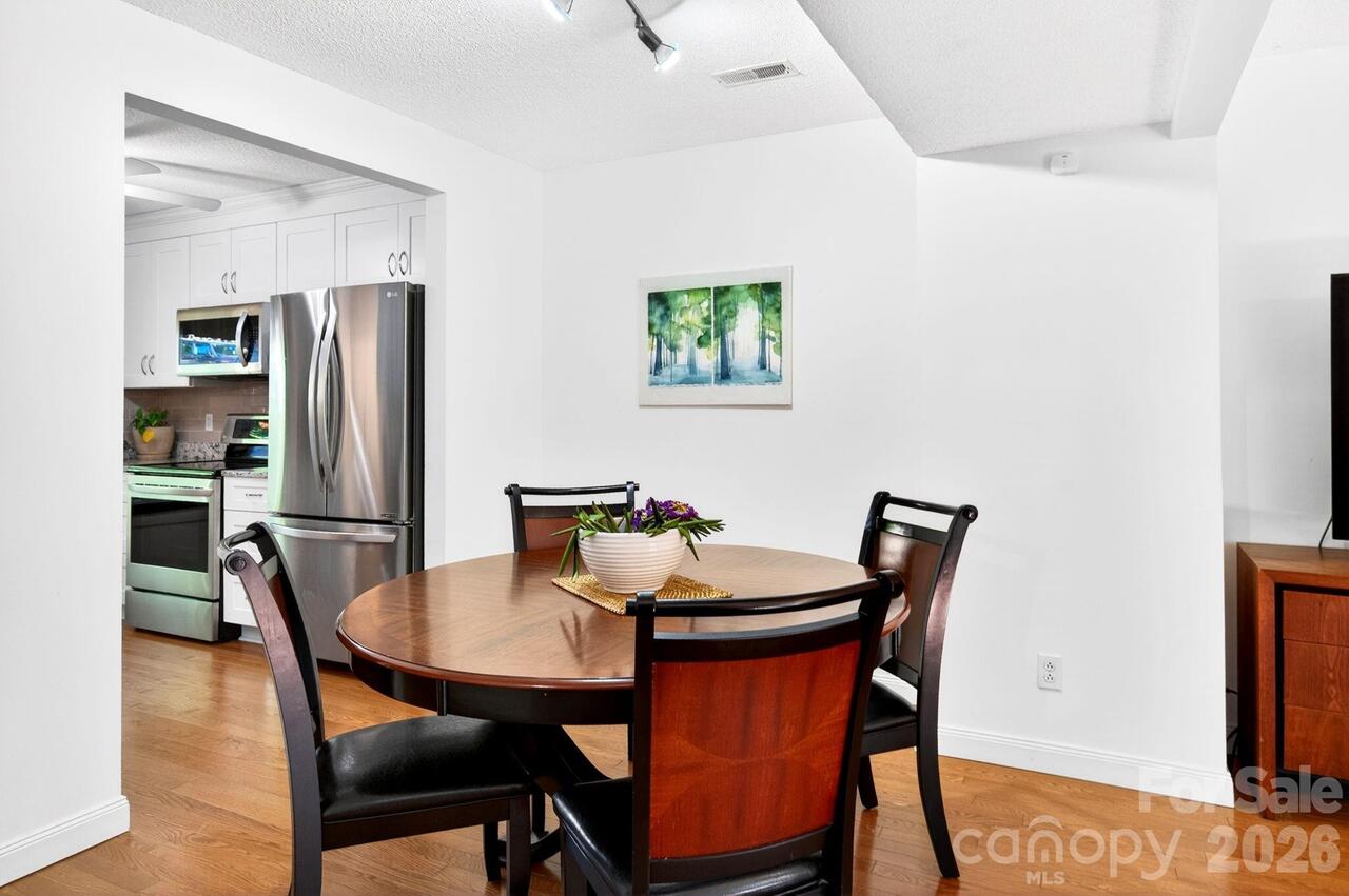 Listing Photo 10