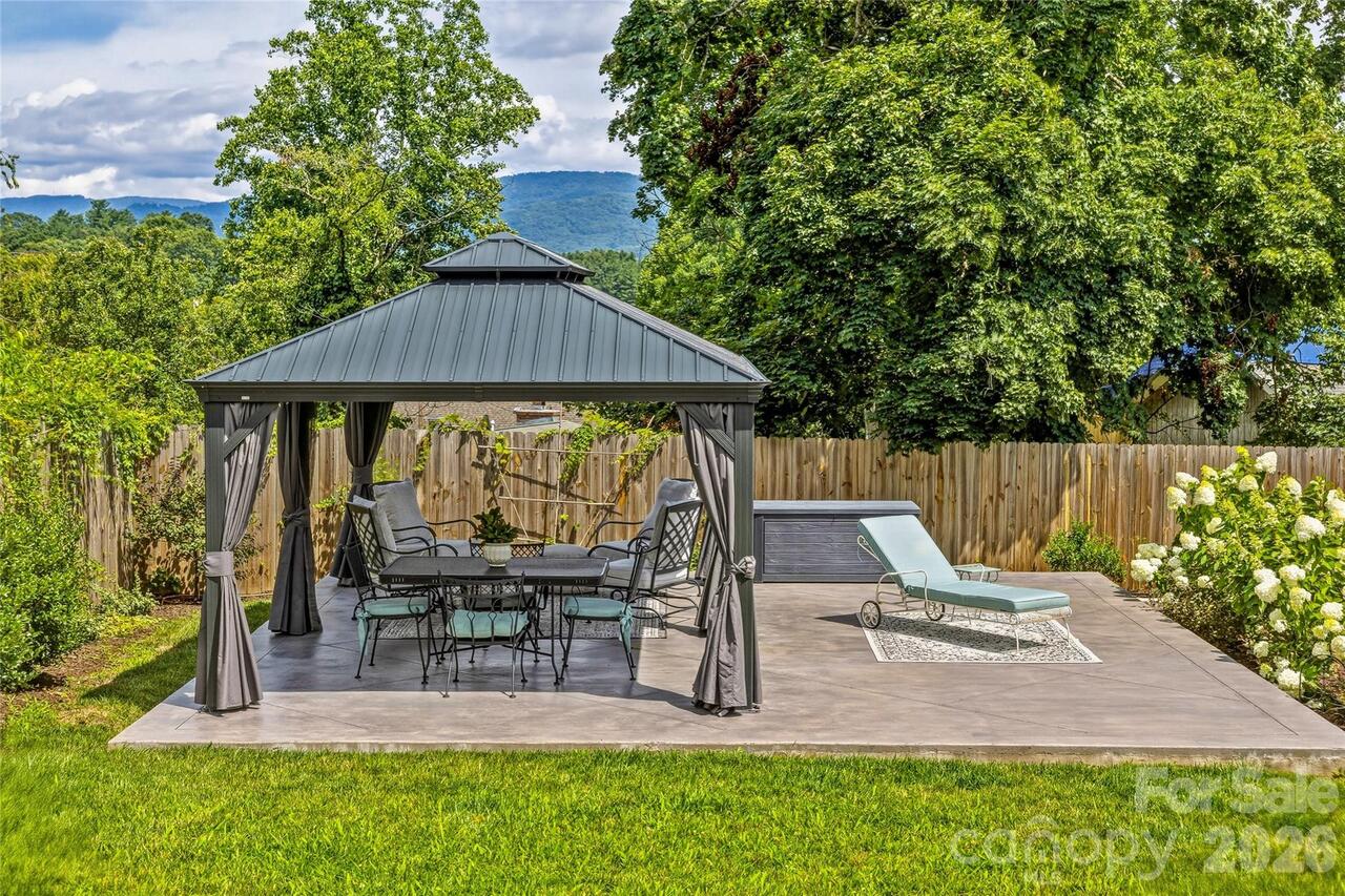 Listing Photo 11