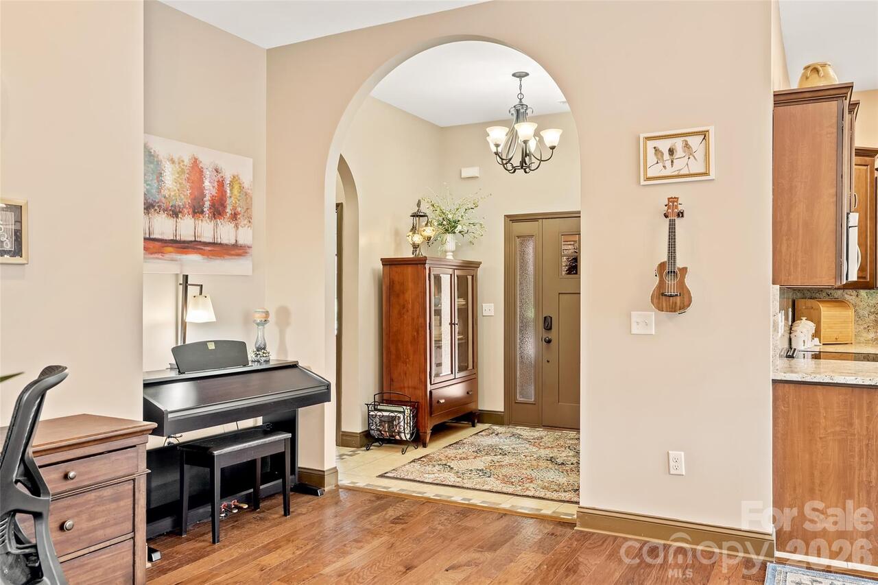 Listing Photo 8