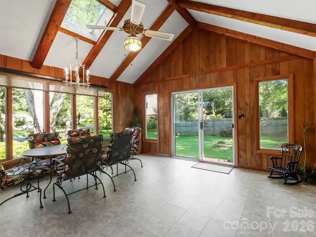 Listing Photo 8
