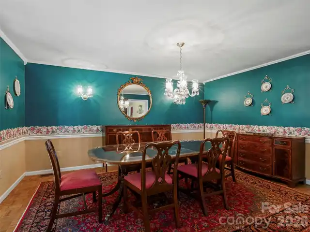 Listing Photo 11