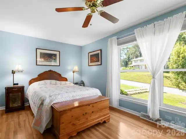 Listing Photo 21