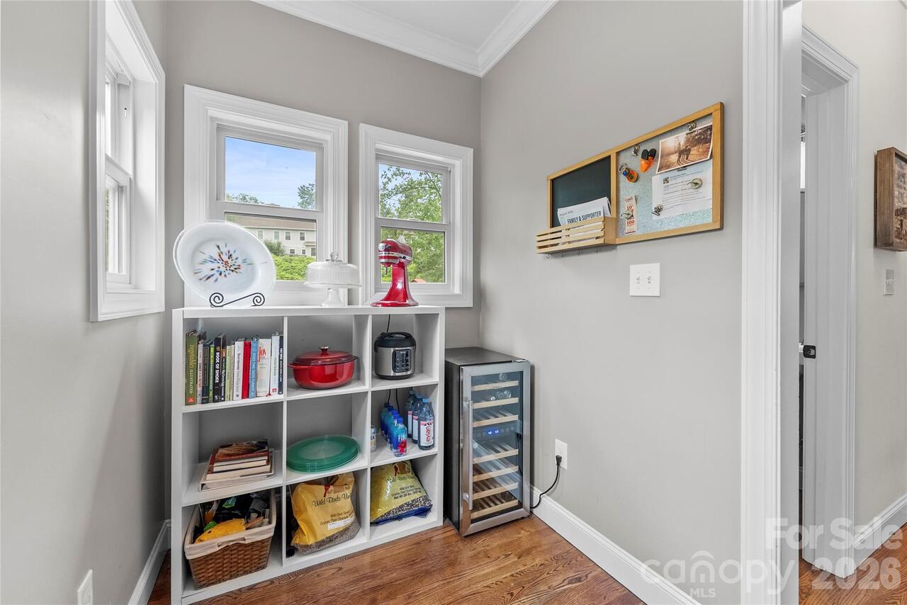 Listing Photo 9