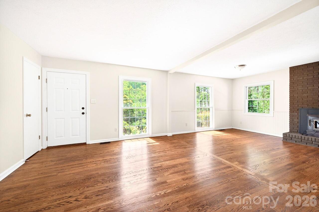Listing Photo 6