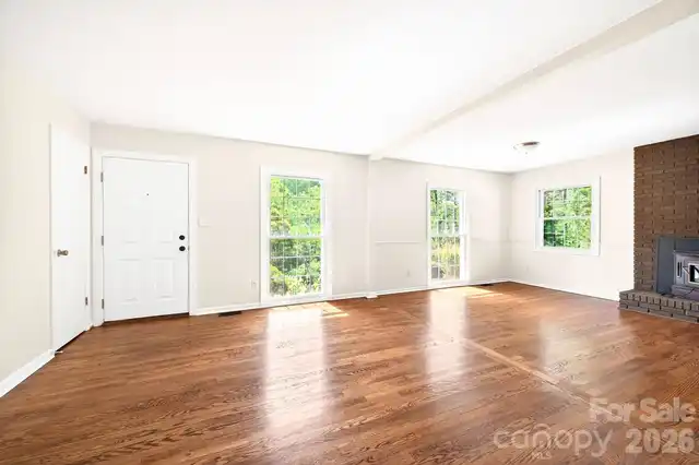 Listing Photo 6