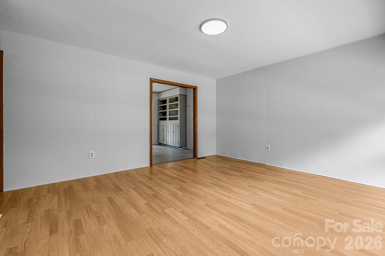 Listing Photo 7