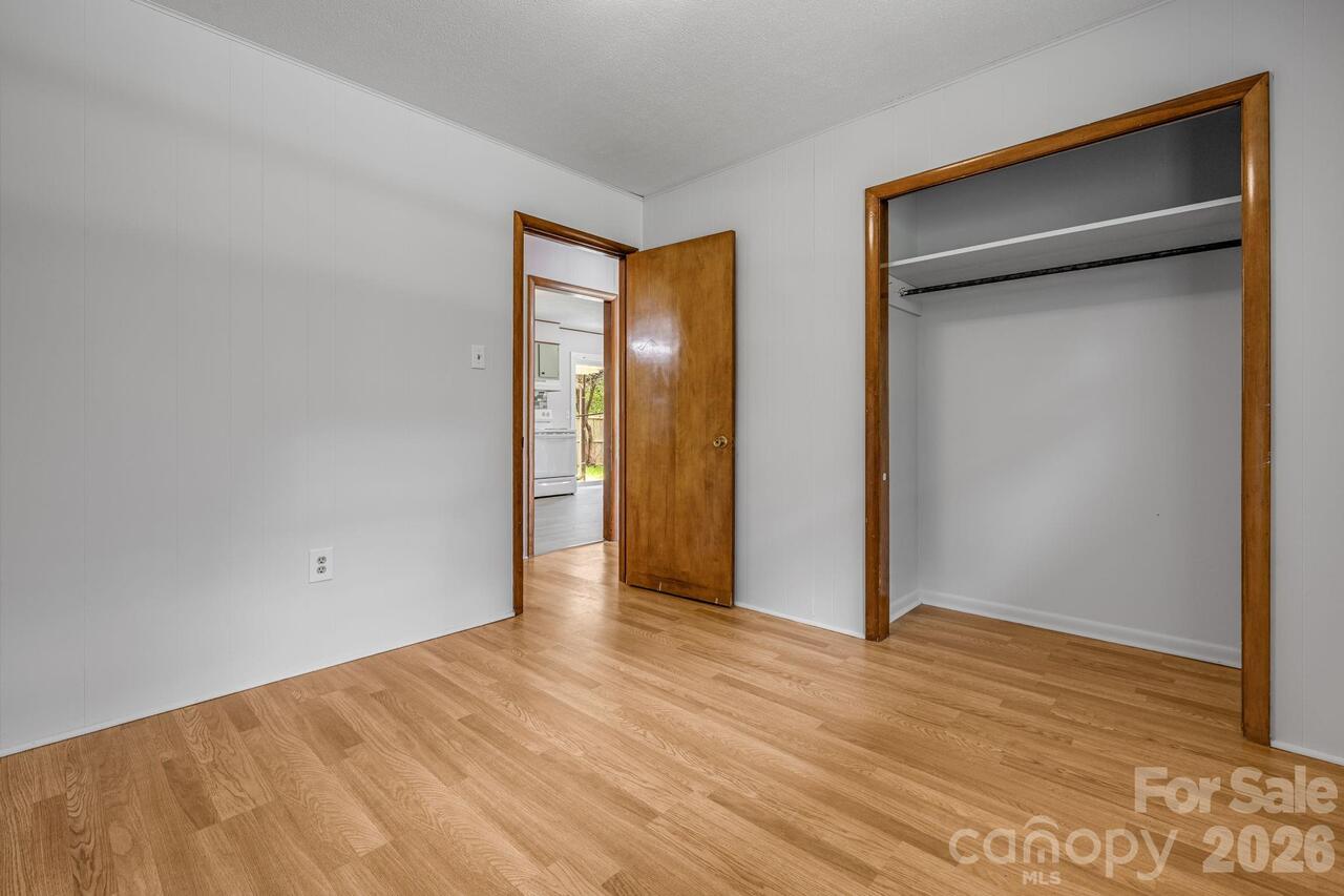 Listing Photo 16