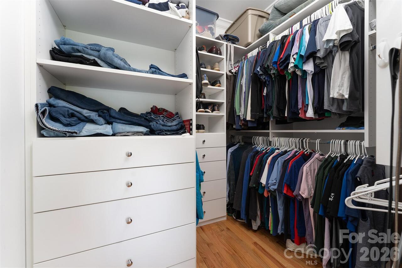 Listing Photo 11