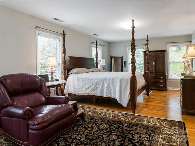 Listing Photo 25