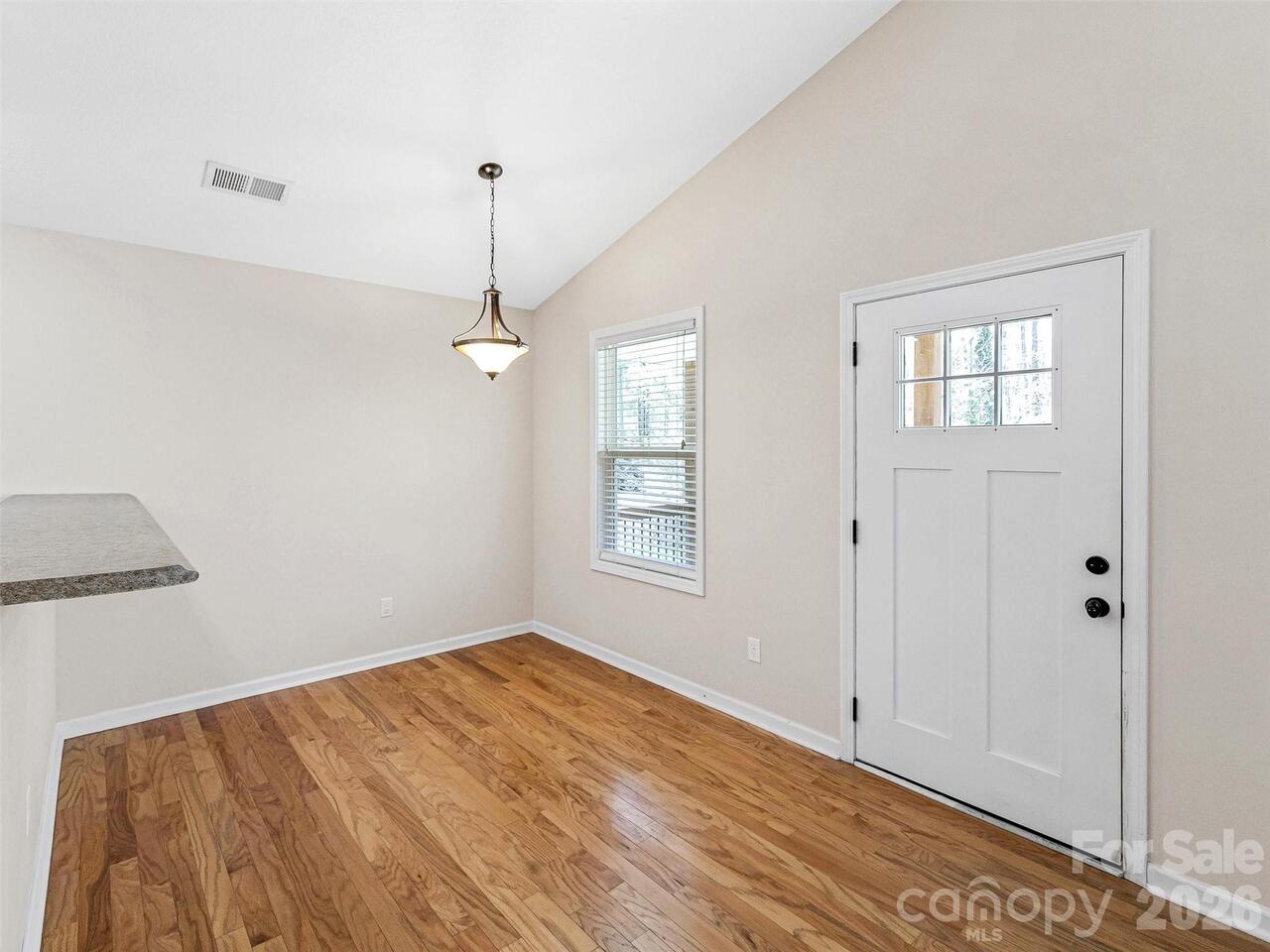 Listing Photo 7