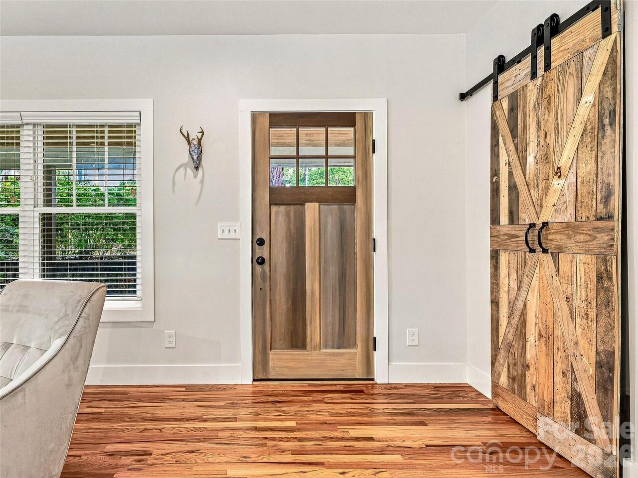 Listing Photo 8