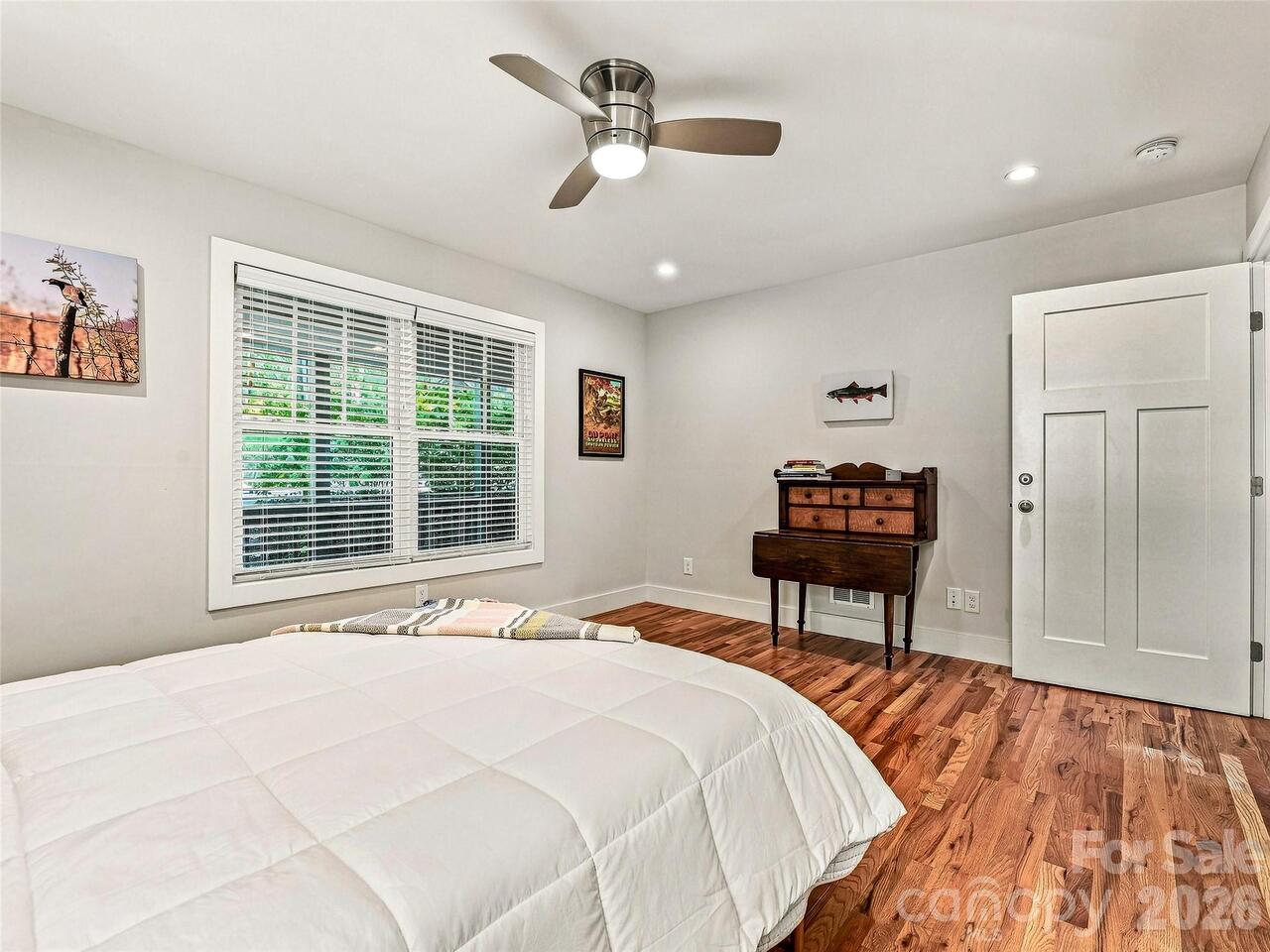 Listing Photo 22