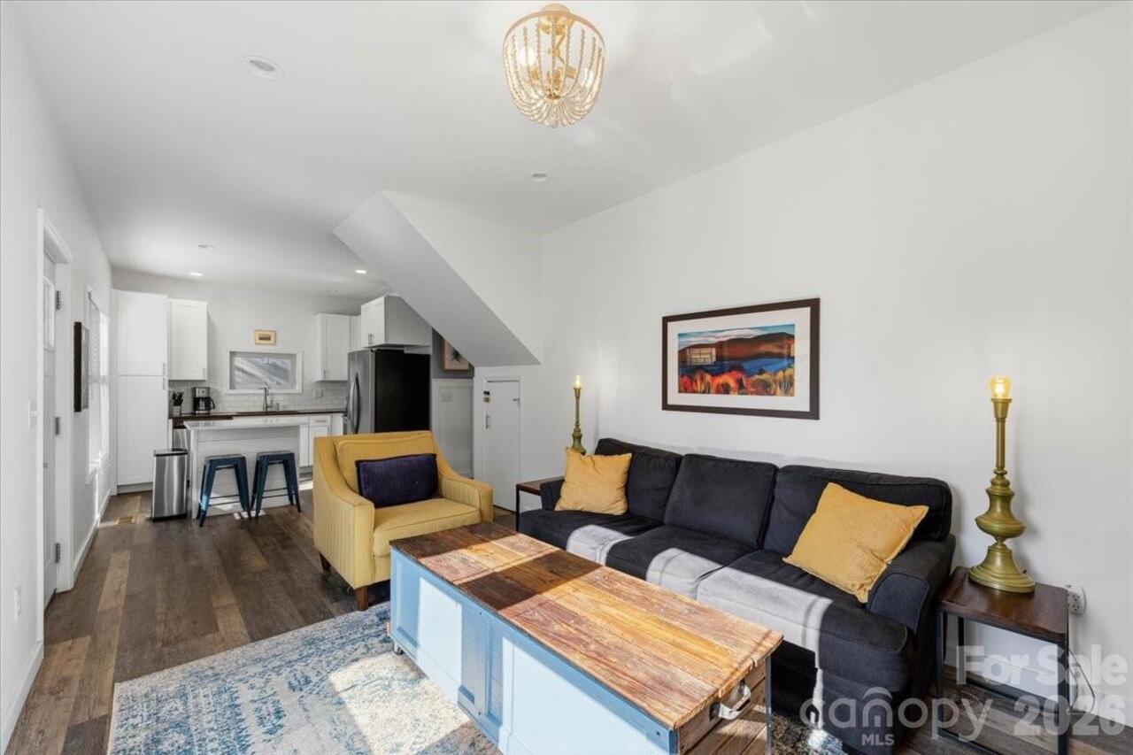 Listing Photo 10