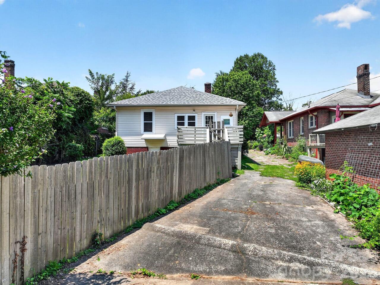 Listing Photo 6