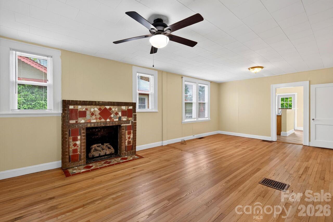 Listing Photo 7