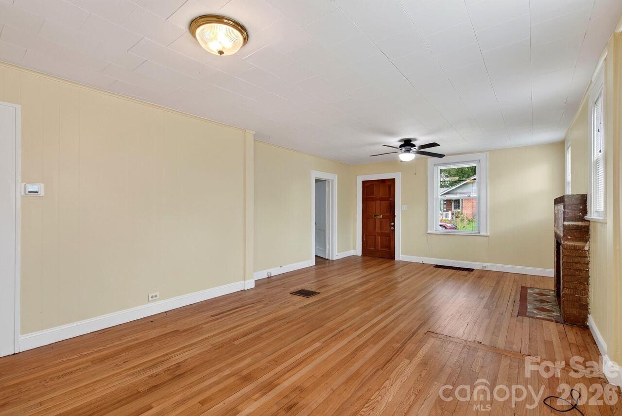 Listing Photo 8