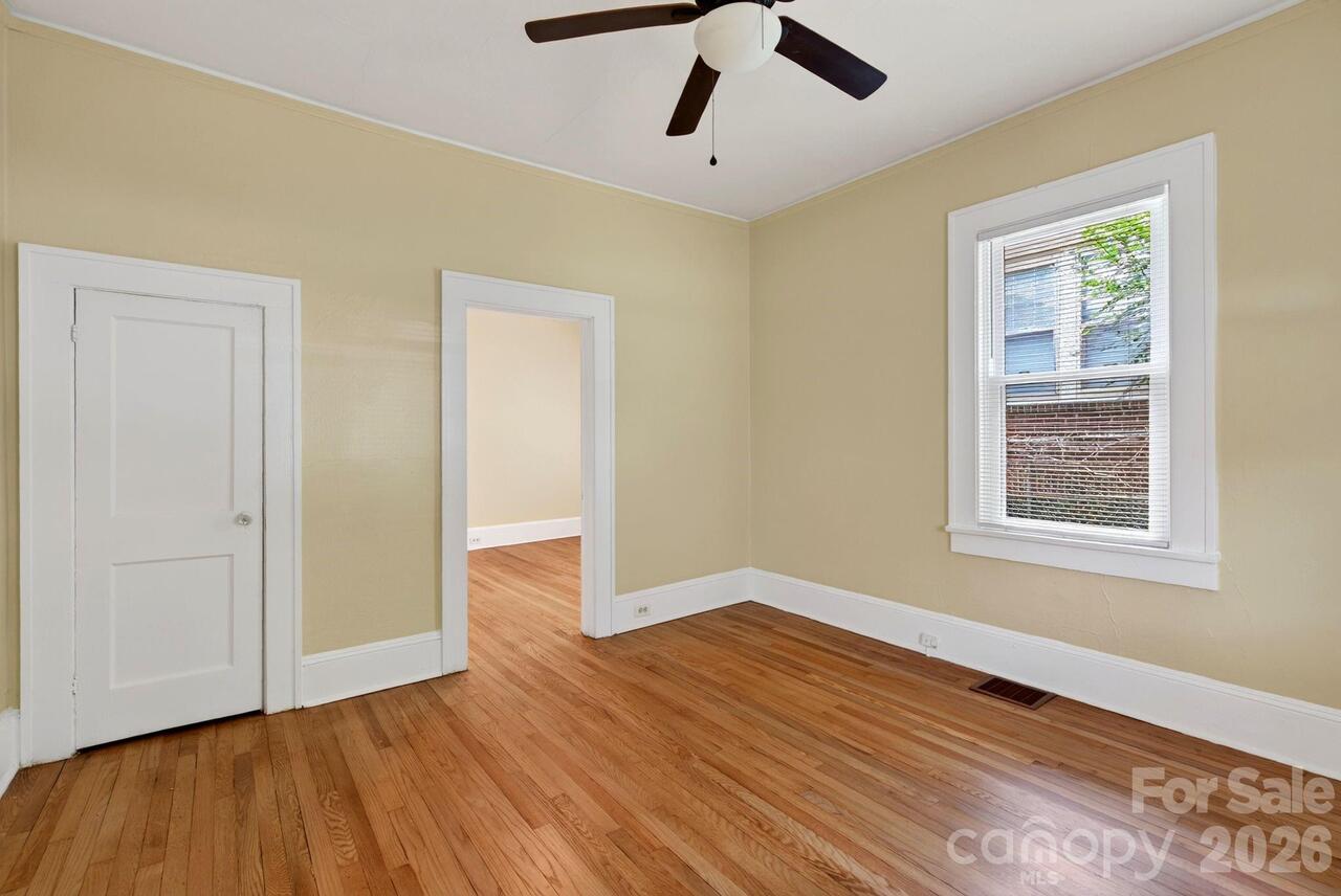 Listing Photo 10