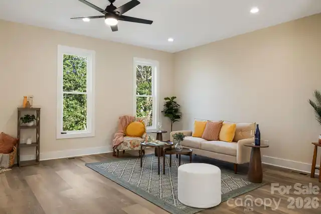 Listing Photo 11