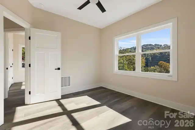 Listing Photo 32