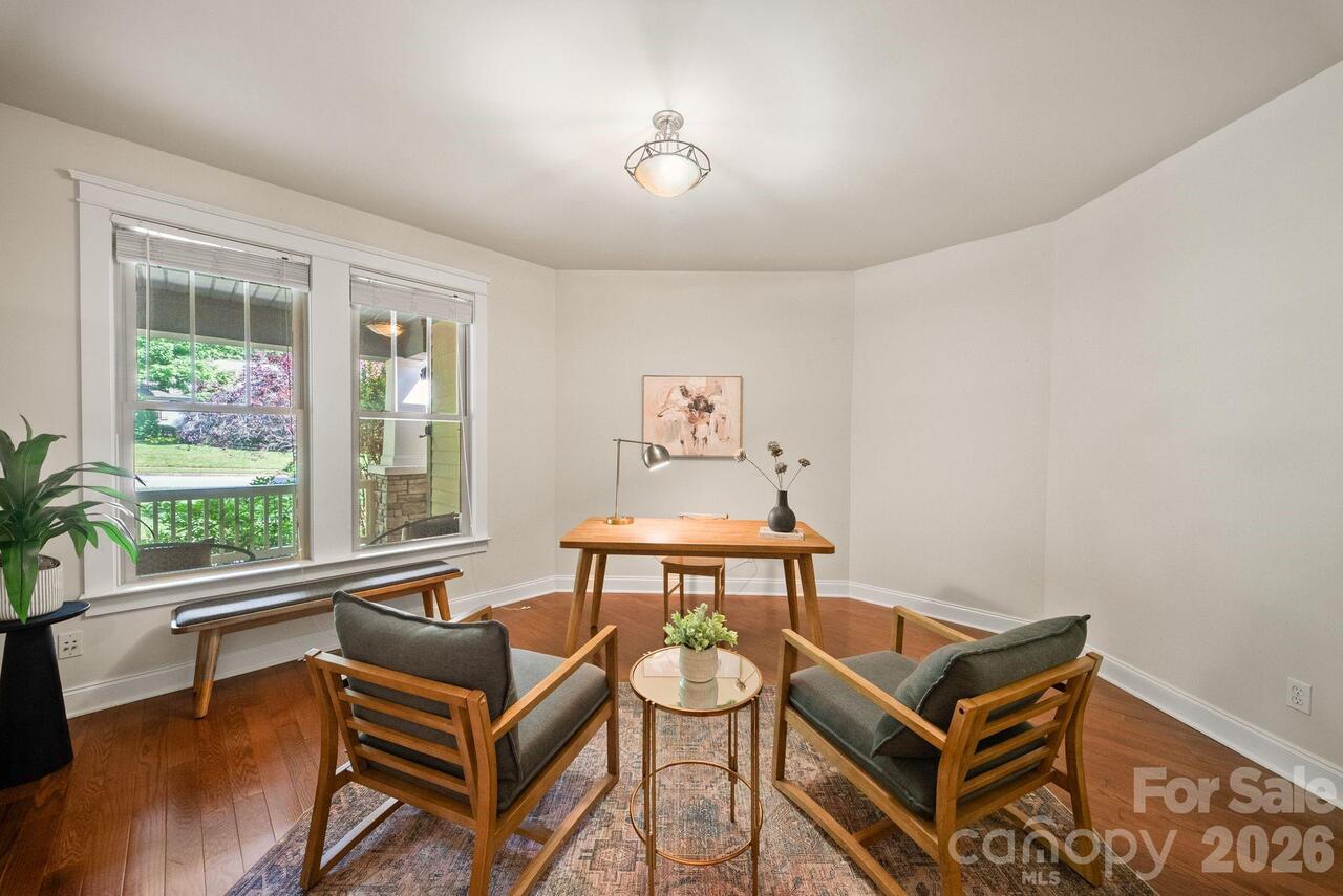 Listing Photo 11