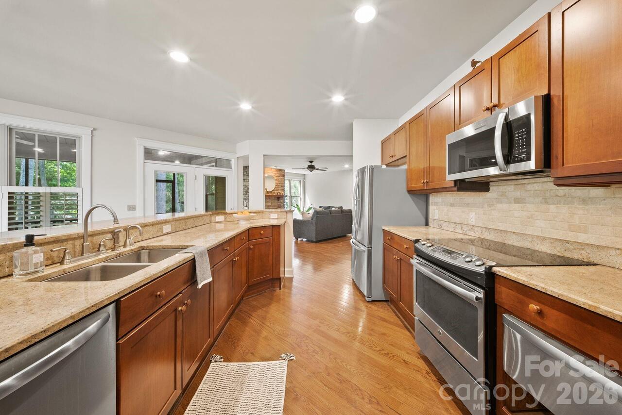 Listing Photo 15