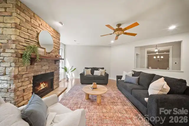 Listing Photo 10