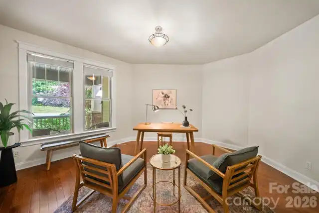 Listing Photo 11