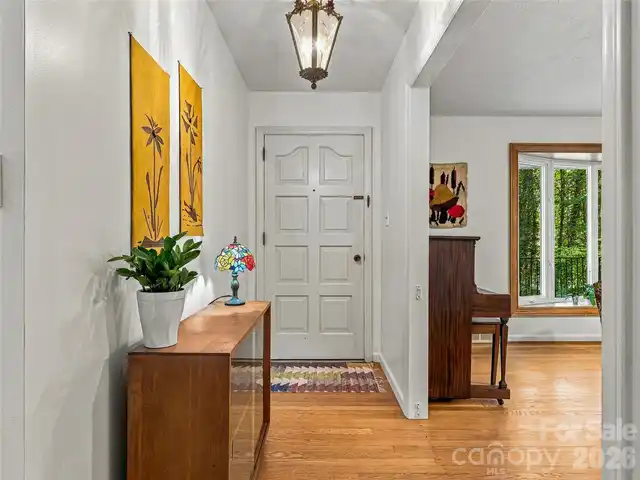 Listing Photo 8