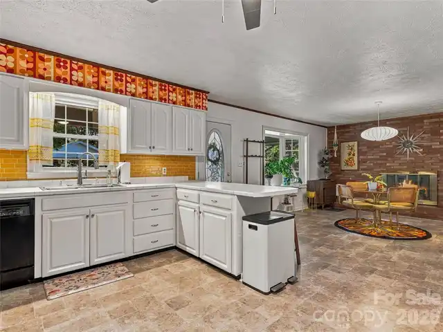 Listing Photo 15