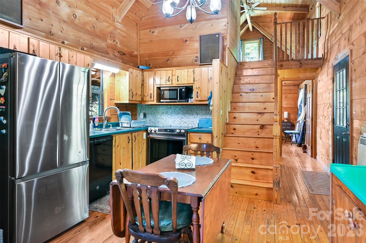 Listing Photo 11