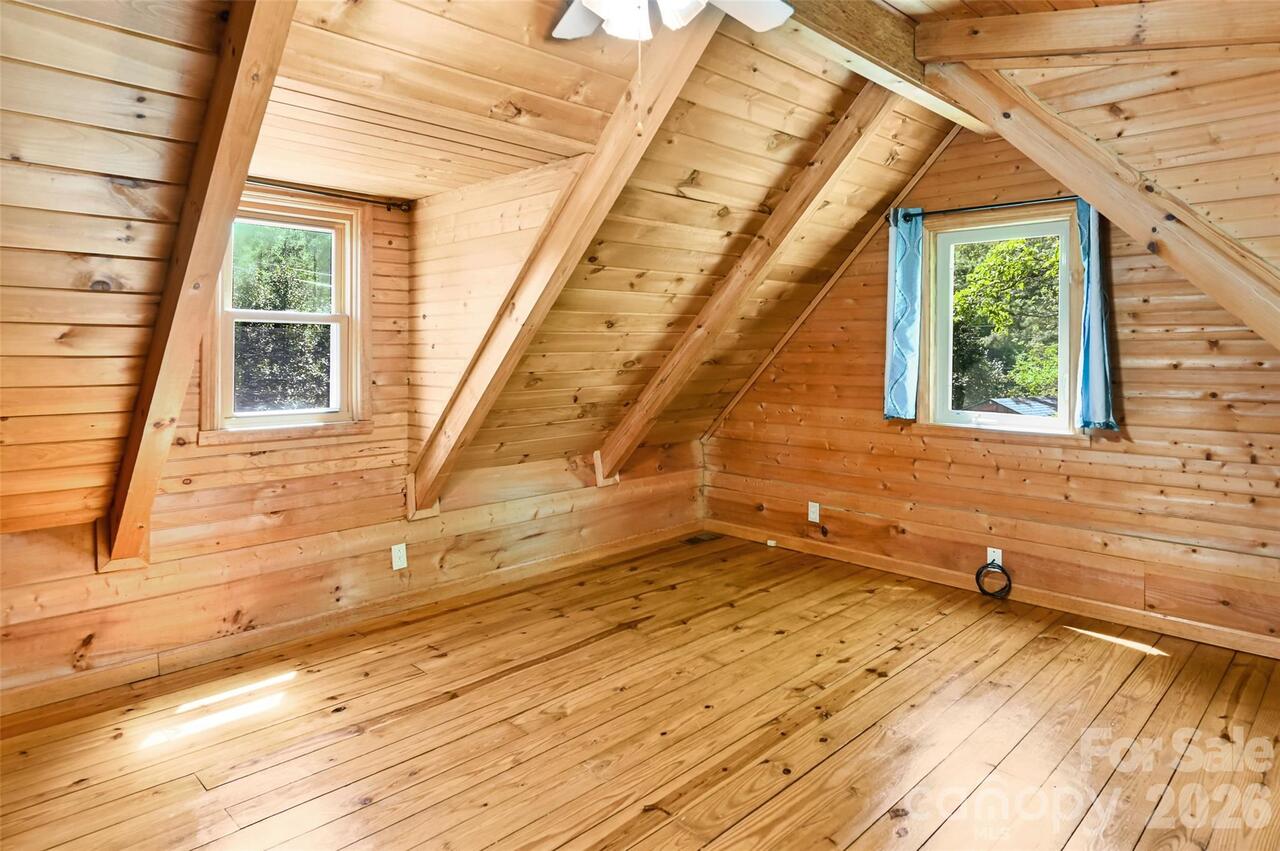 Listing Photo 15