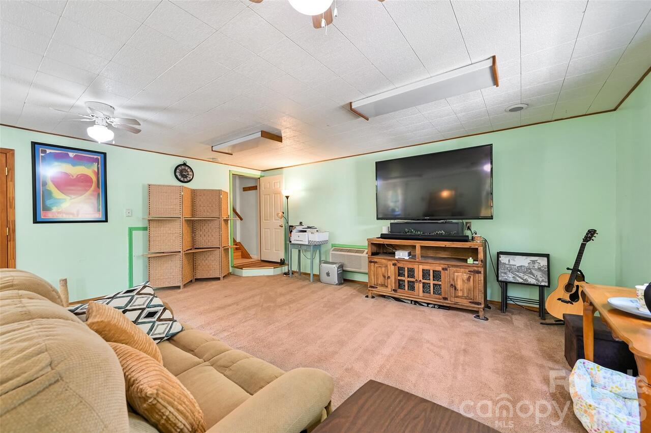 Listing Photo 19