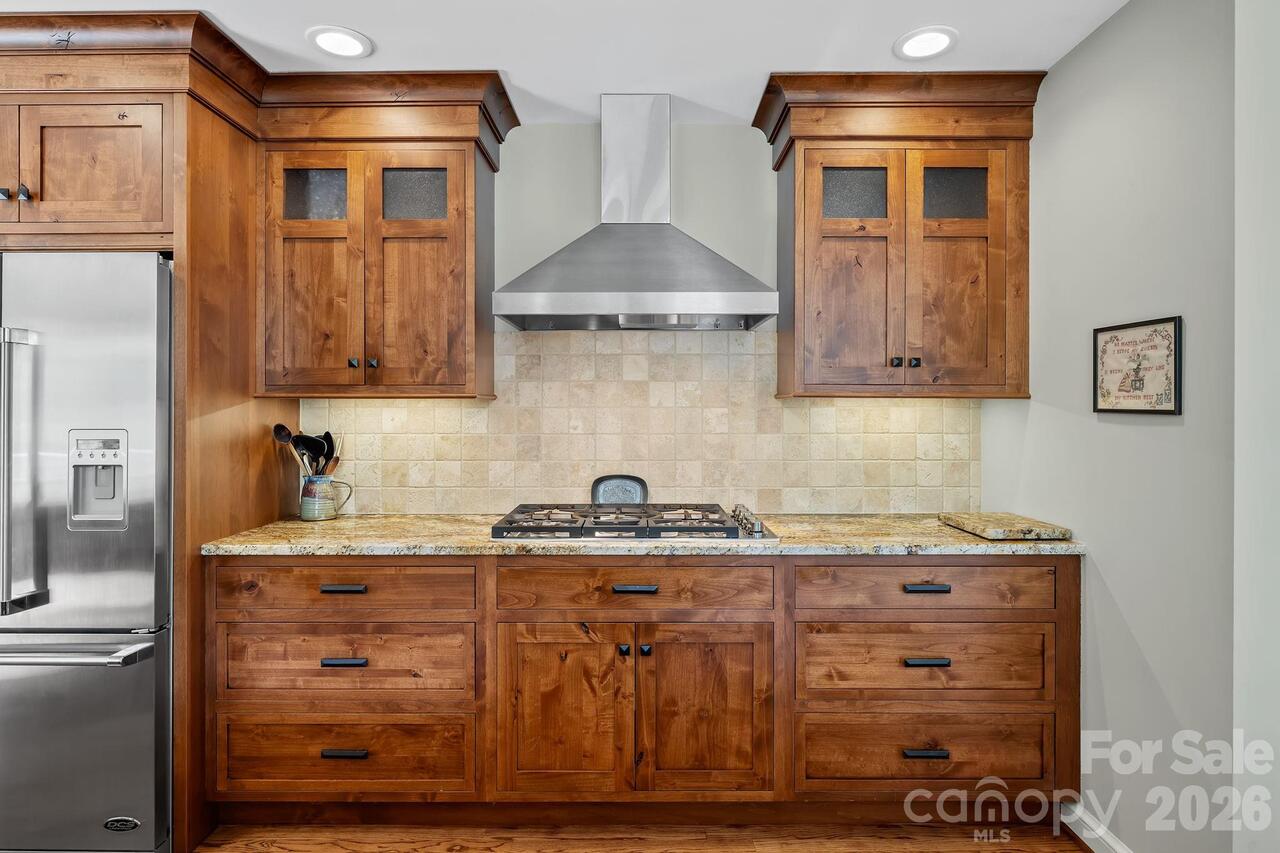 Listing Photo 10