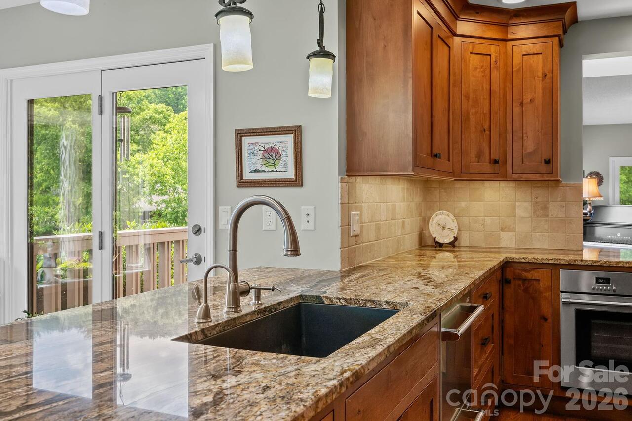Listing Photo 11