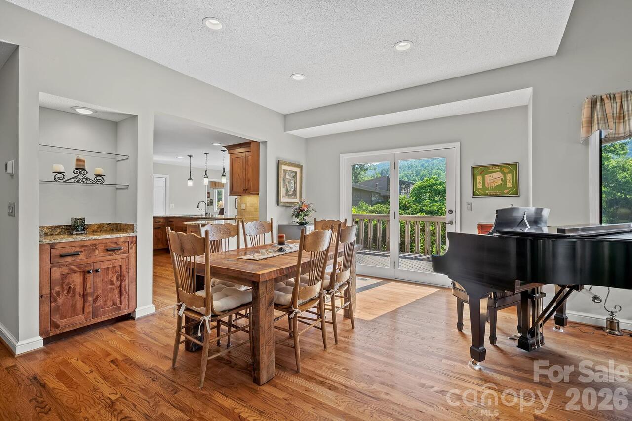 Listing Photo 14