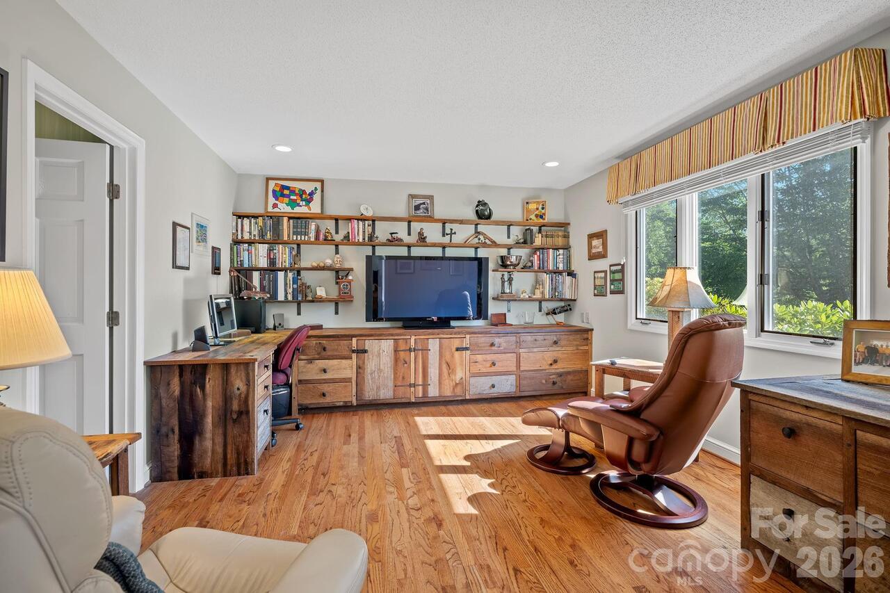 Listing Photo 25