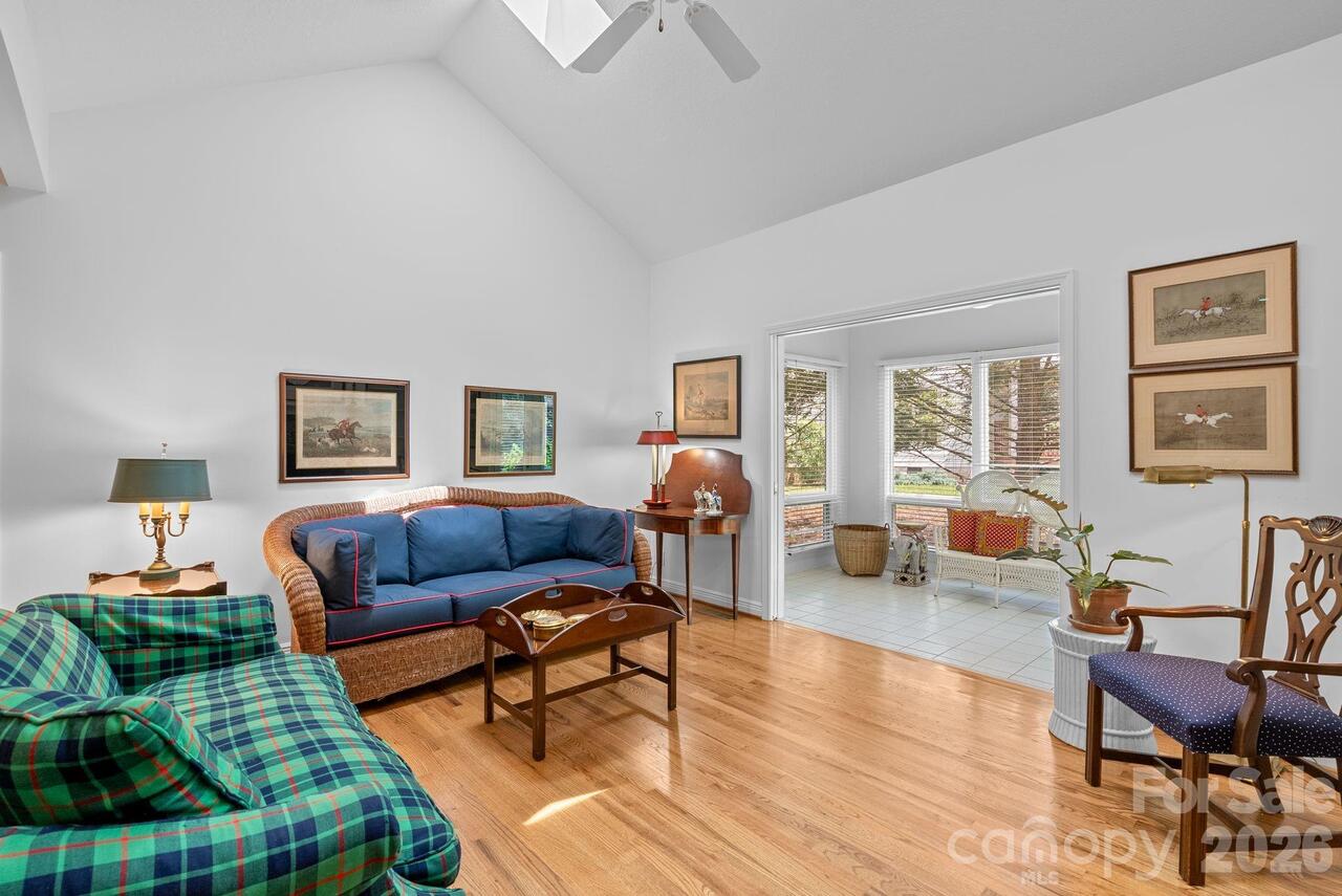 Listing Photo 6