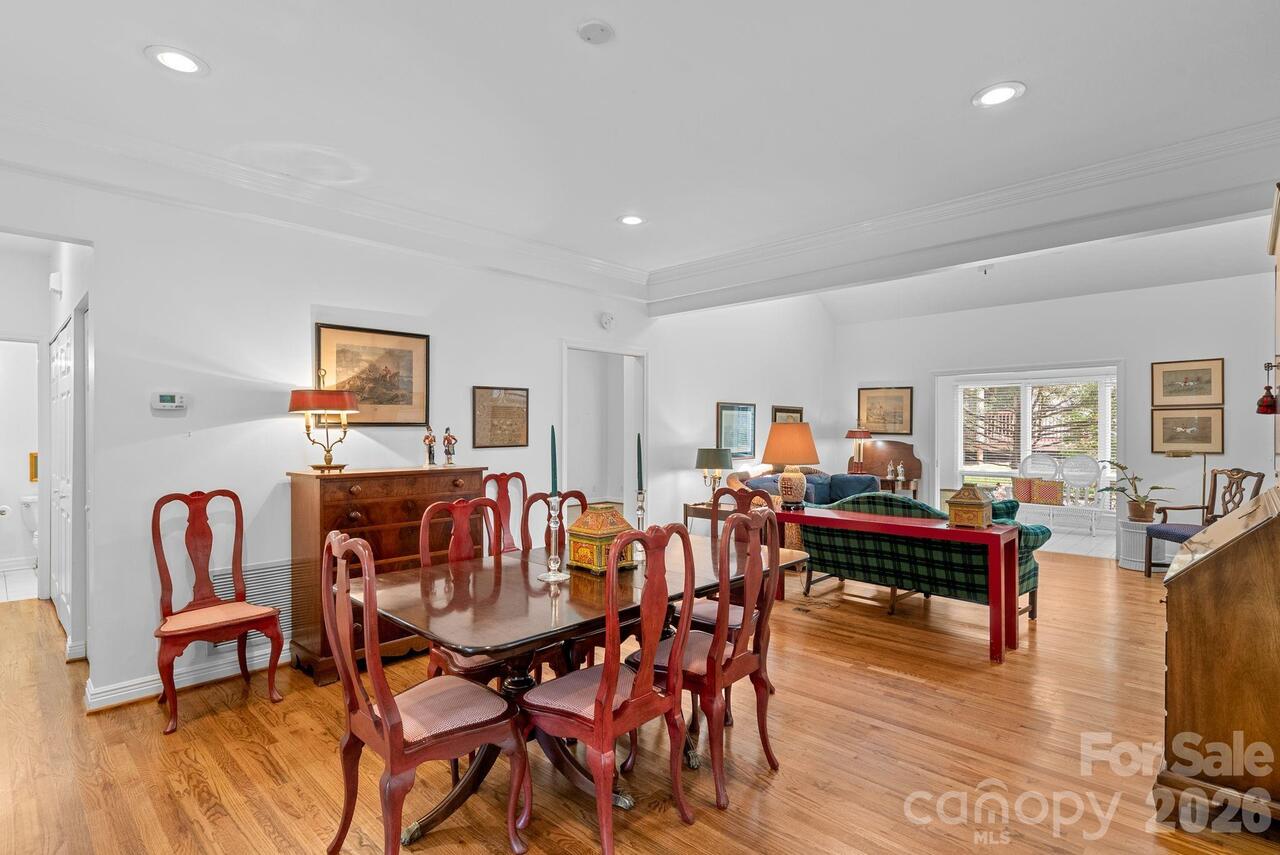 Listing Photo 11
