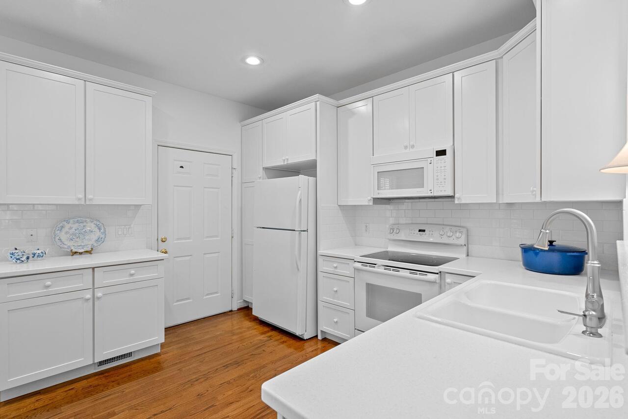 Listing Photo 15