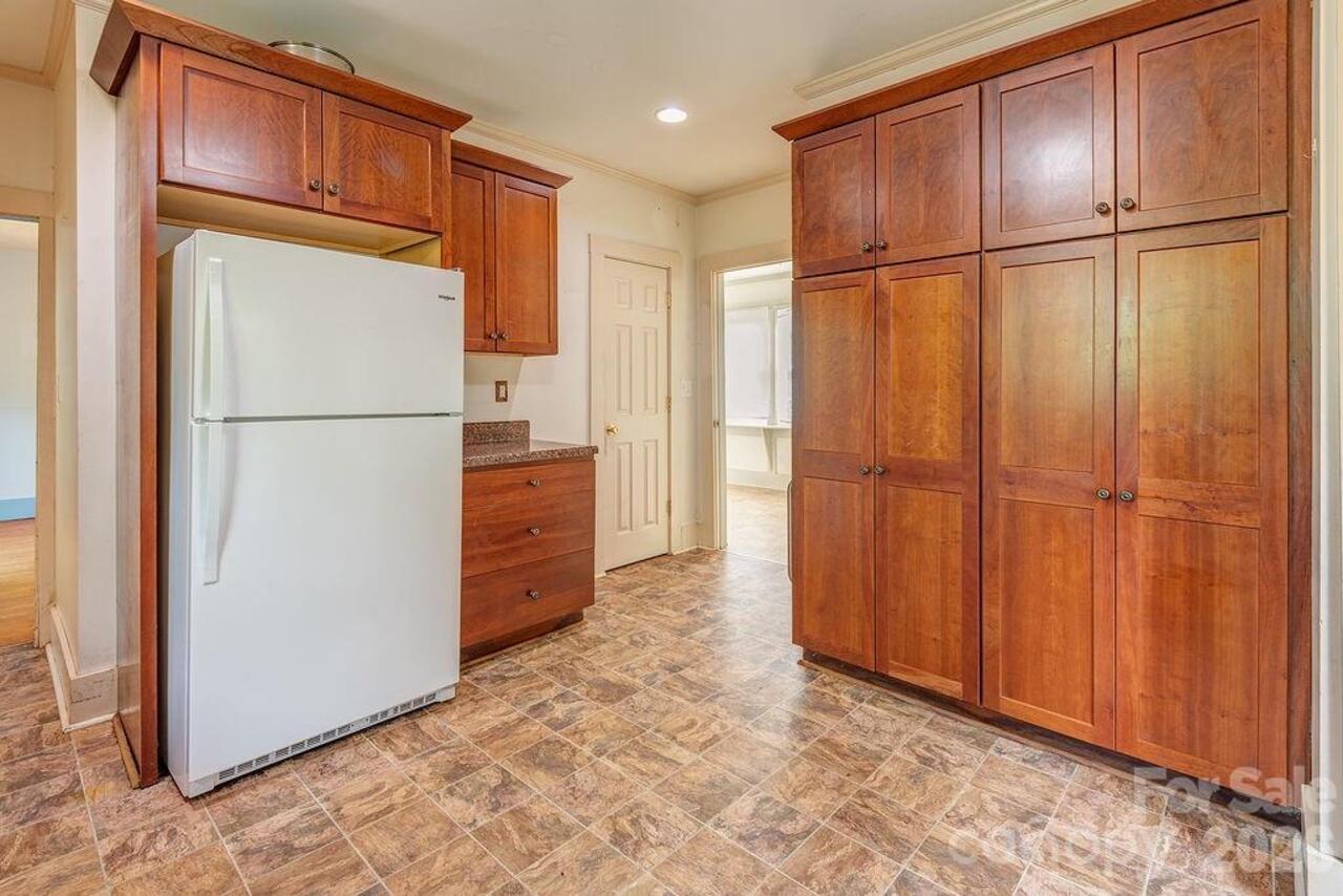 Listing Photo 8