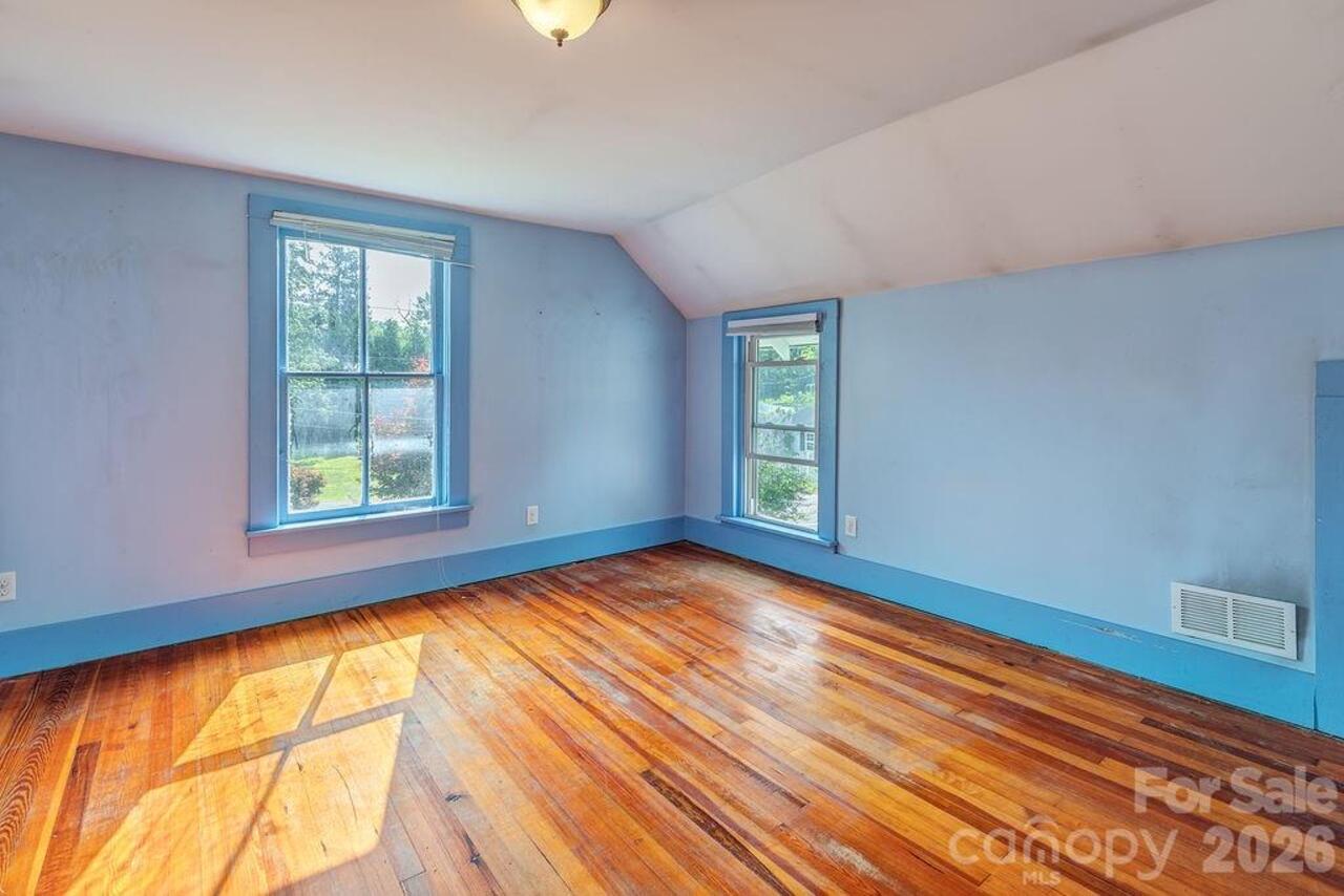 Listing Photo 19