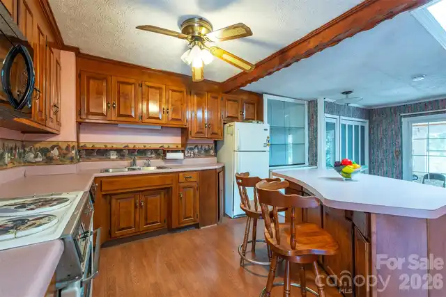 Listing Photo 7