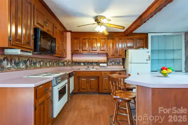 Listing Photo 8