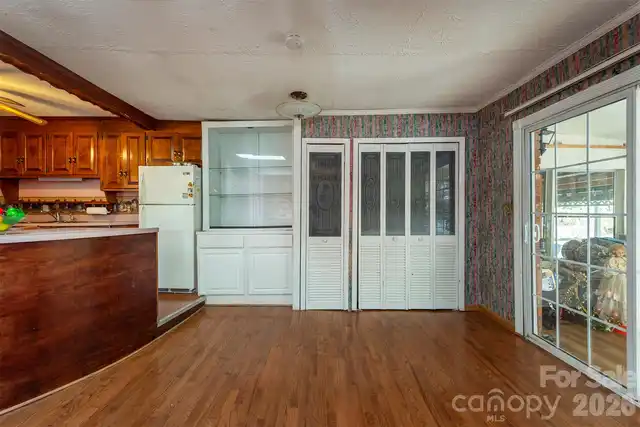 Listing Photo 16