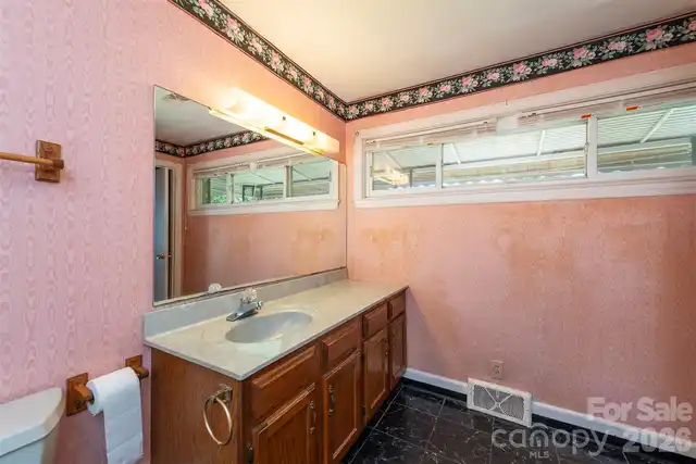 Listing Photo 23